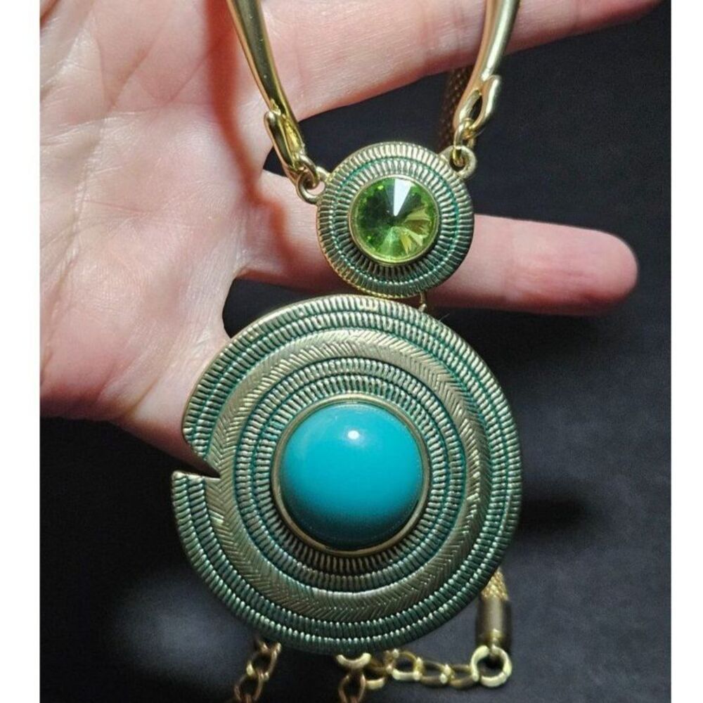 Gold tone green rhinestone necklace 20-24"